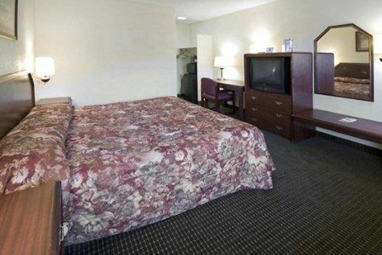 American Eagle Inn Fayetteville Exterior photo